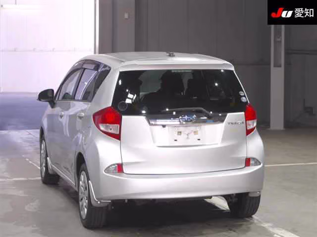 SUBARU TREZIA