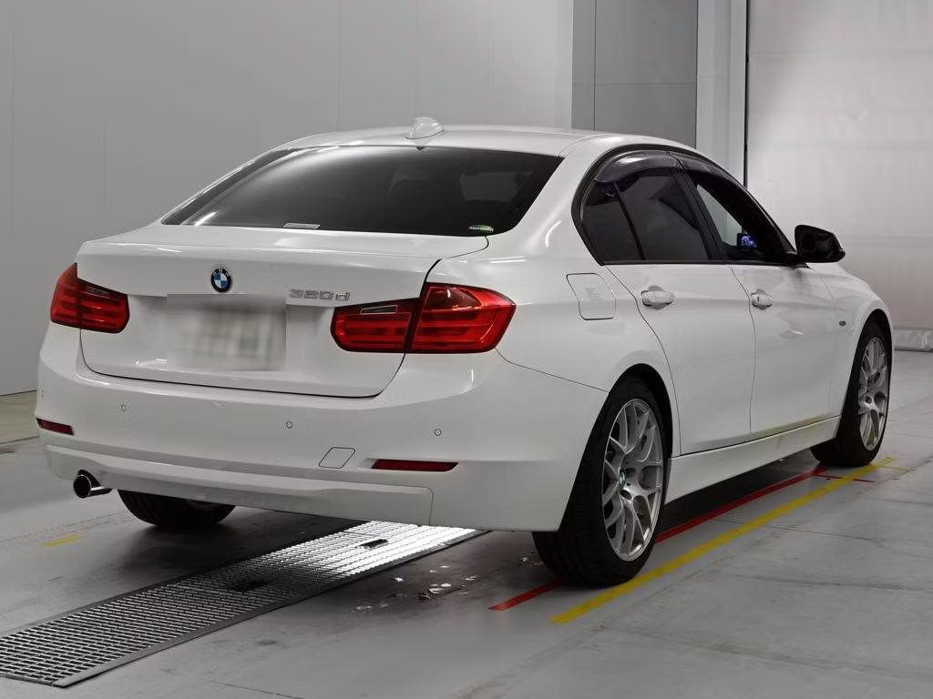 BMW 3-SERIES