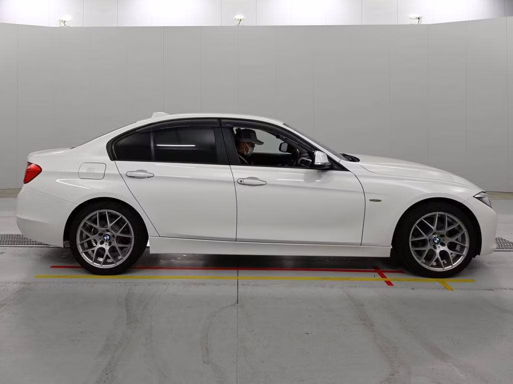 BMW 3-SERIES