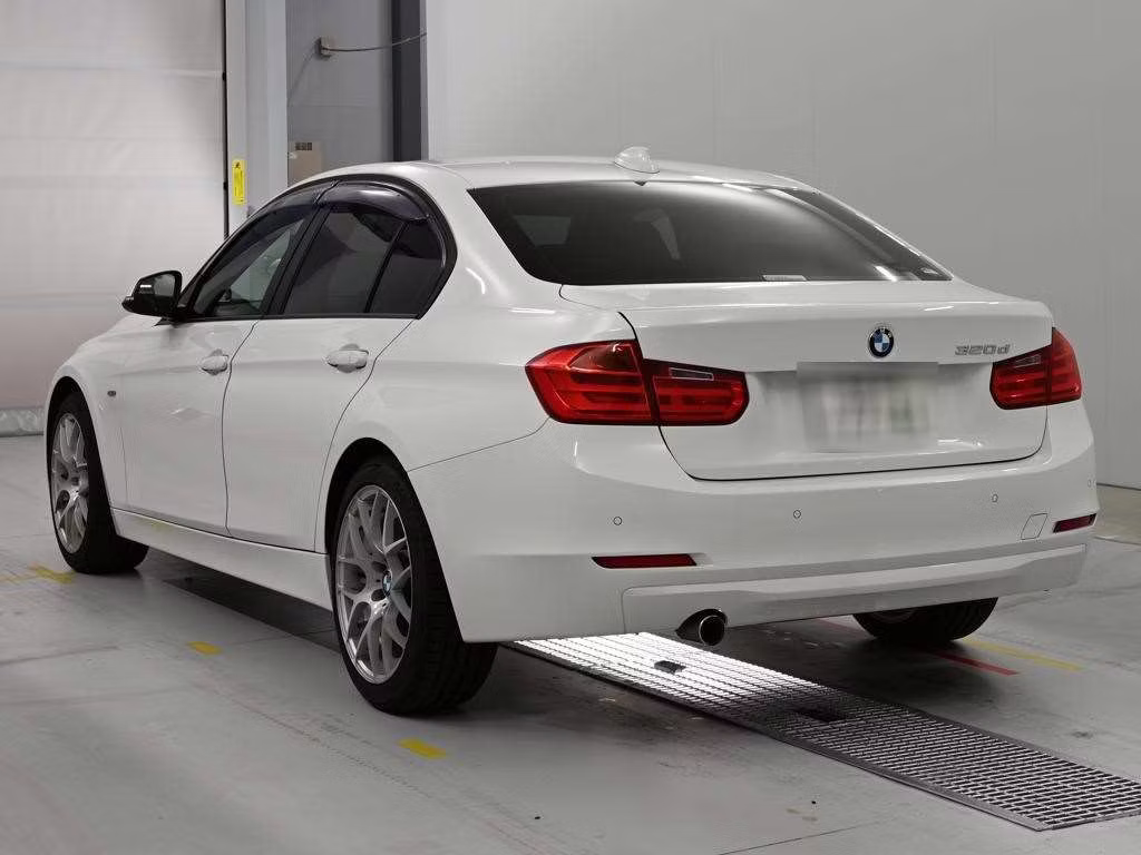BMW 3-SERIES