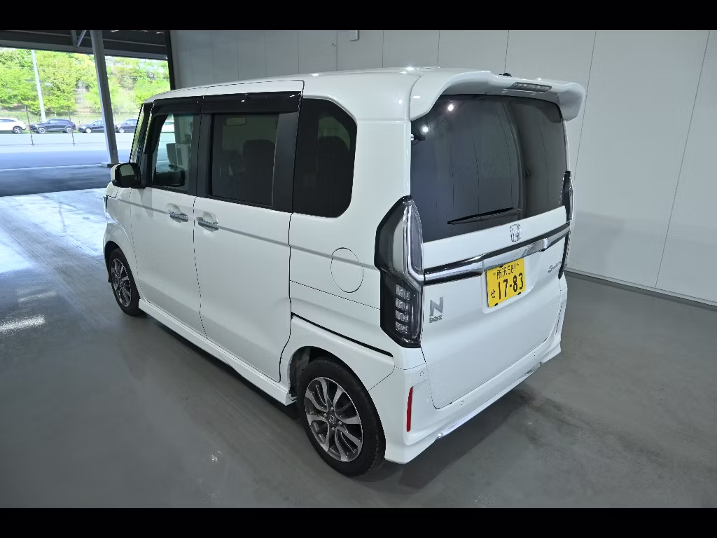 HONDA N-BOX