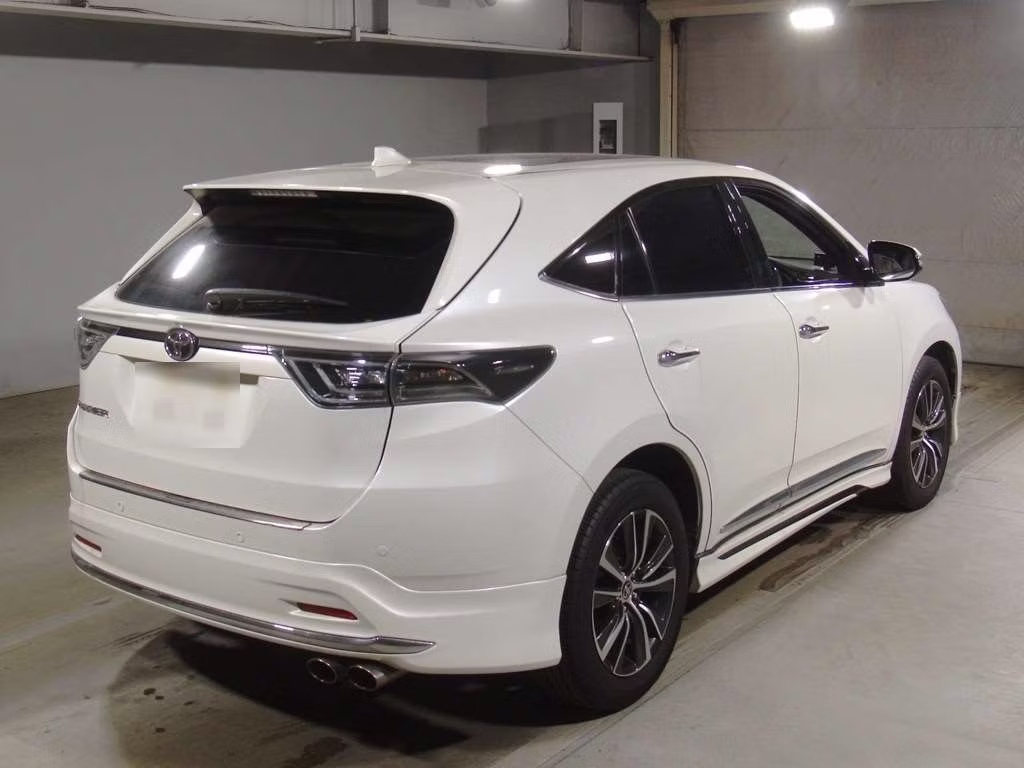 TOYOTA HARRIER