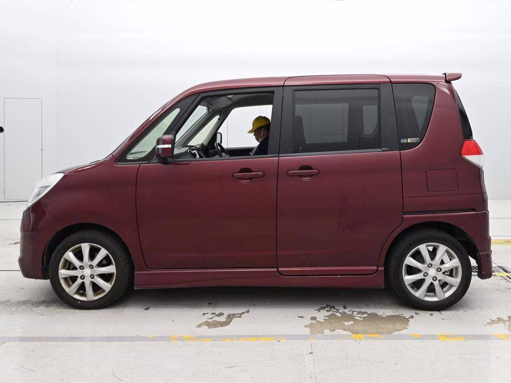 MITSUBISHI DELICA D:2