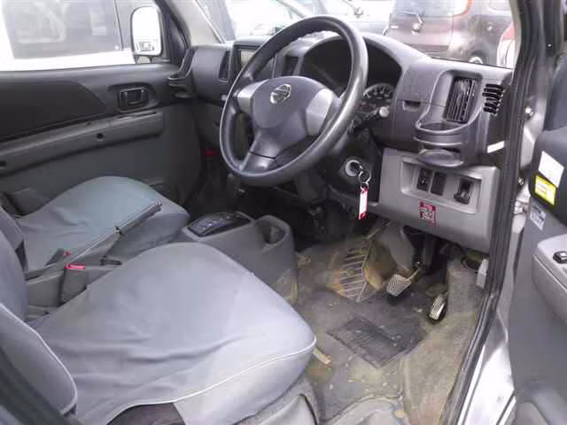 NISSAN CLIPPER