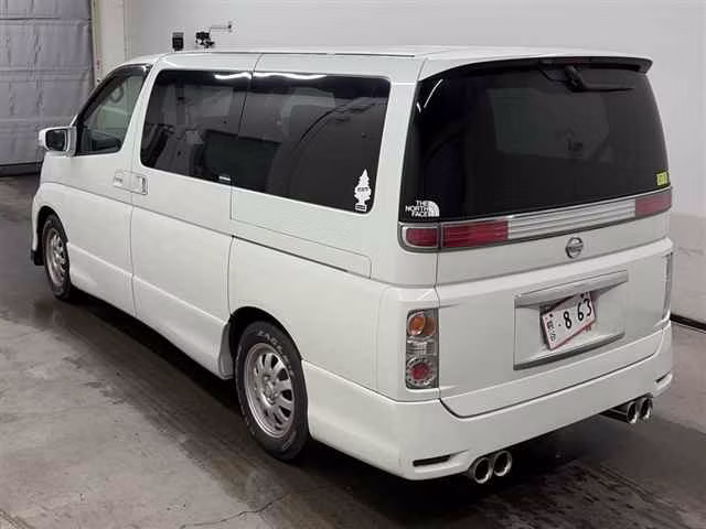 NISSAN ELGRAND