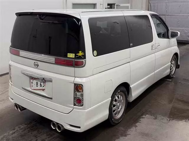 NISSAN ELGRAND