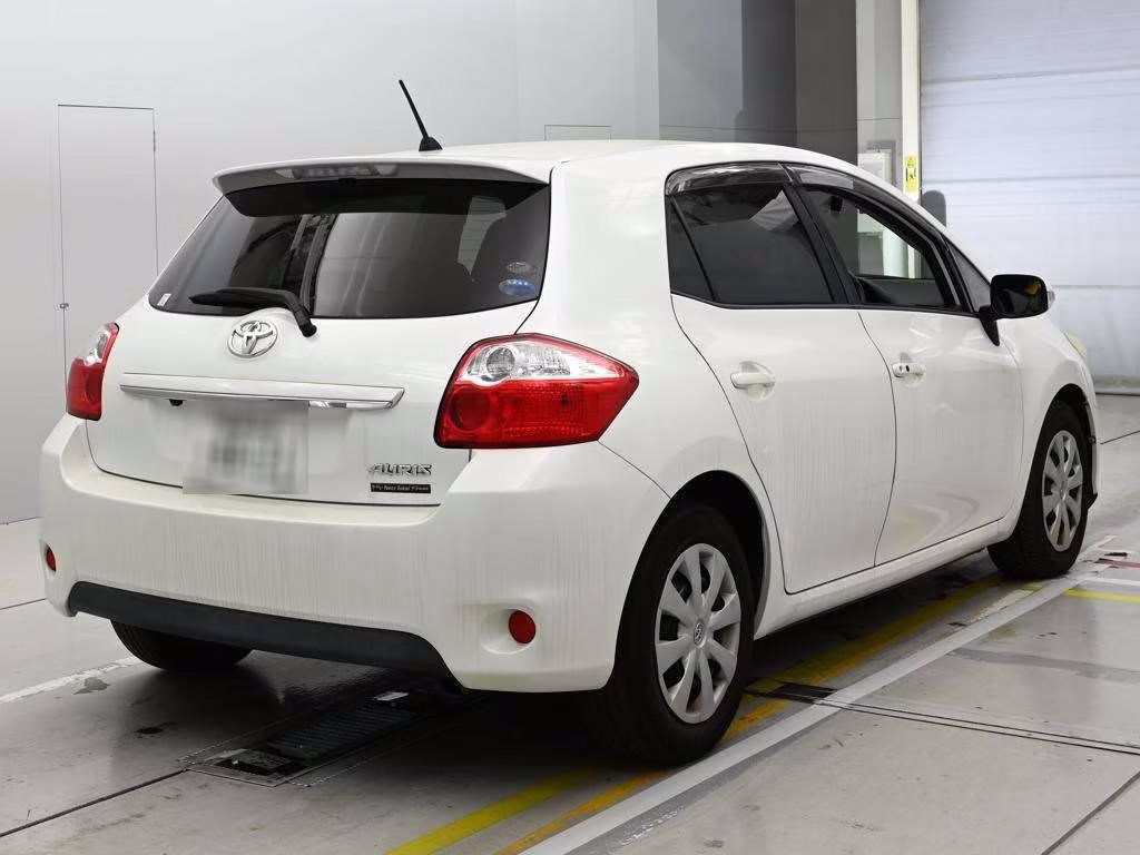 TOYOTA AURIS