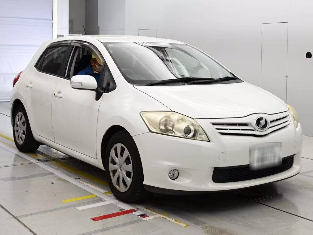 TOYOTA AURIS