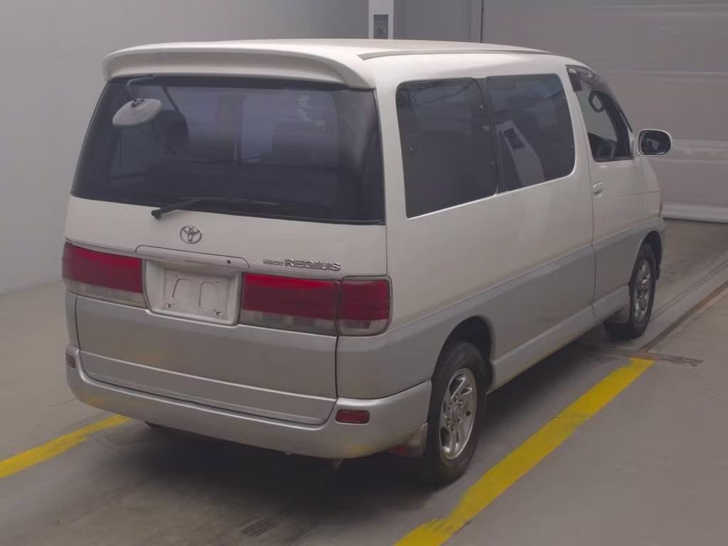 TOYOTA HIACE REGIUS