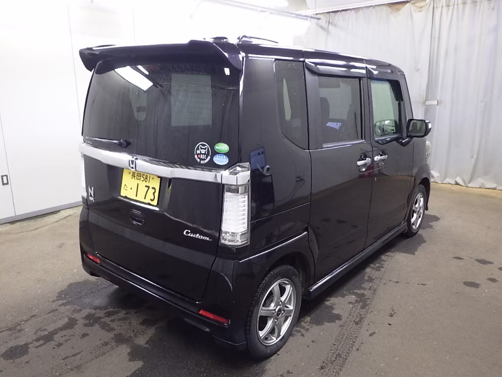 HONDA N-BOX
