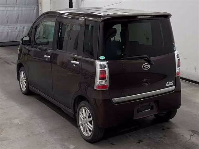 DAIHATSU TANTO EXE