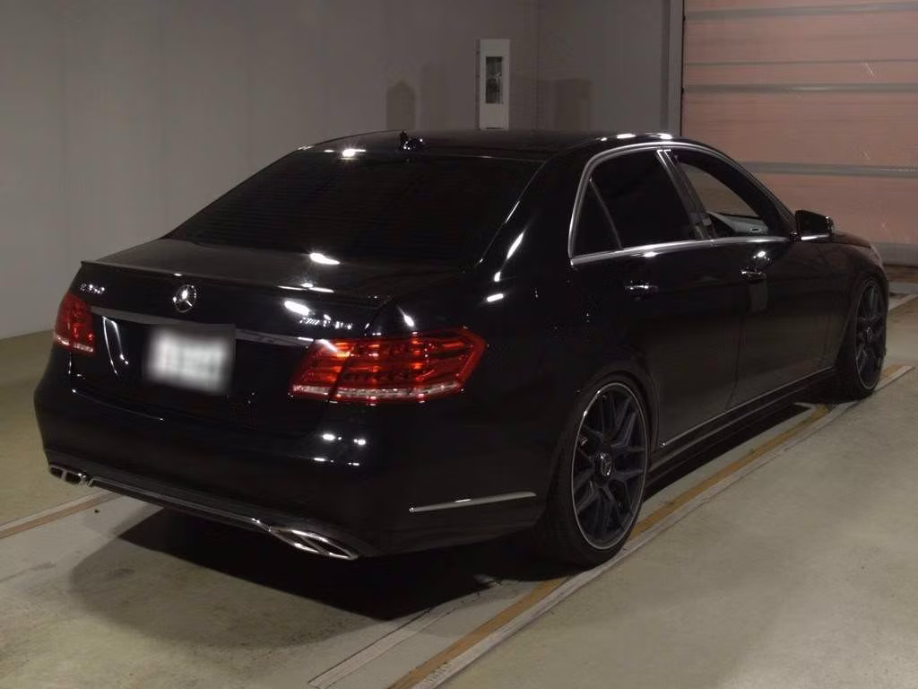 MERCEDES-BENZ E-CLASS