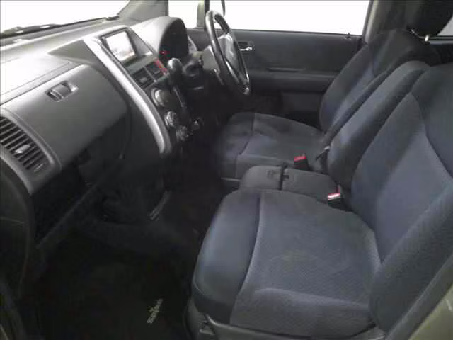 HONDA MOBILIO SPIKE