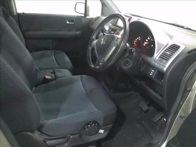HONDA MOBILIO SPIKE