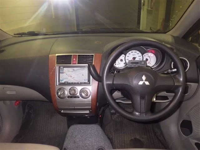 MITSUBISHI COLT PLUS