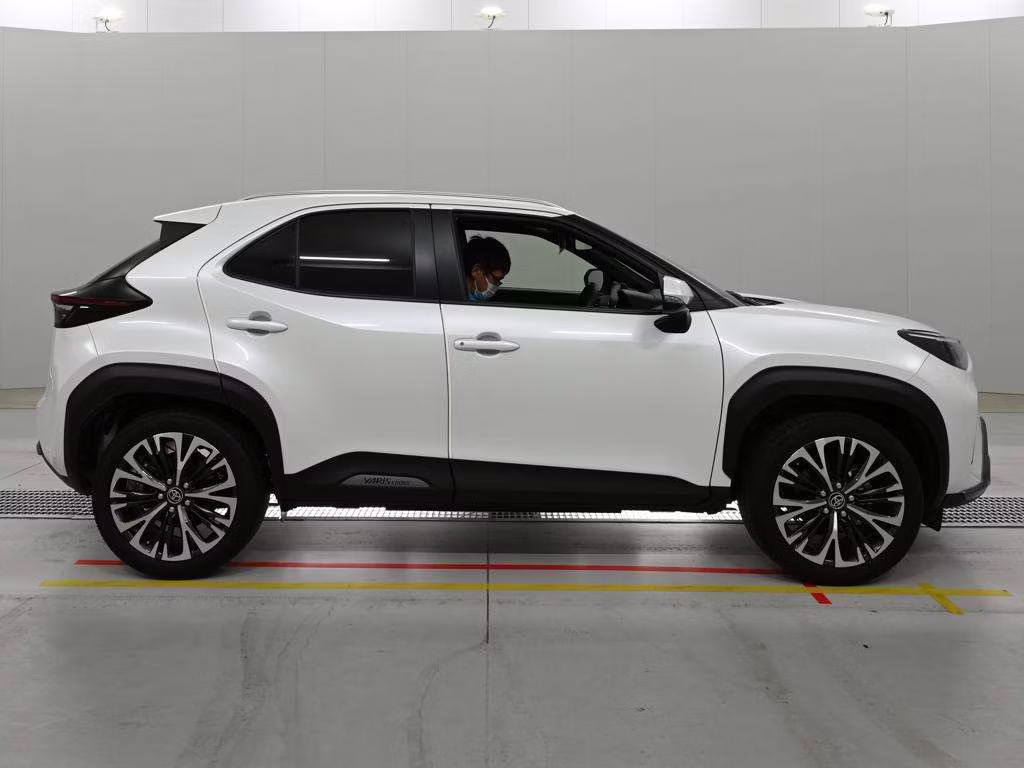 TOYOTA YARIS CROSS