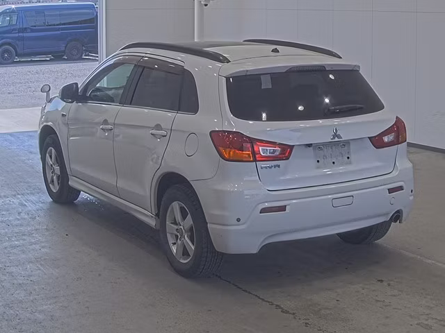 MITSUBISHI RVR