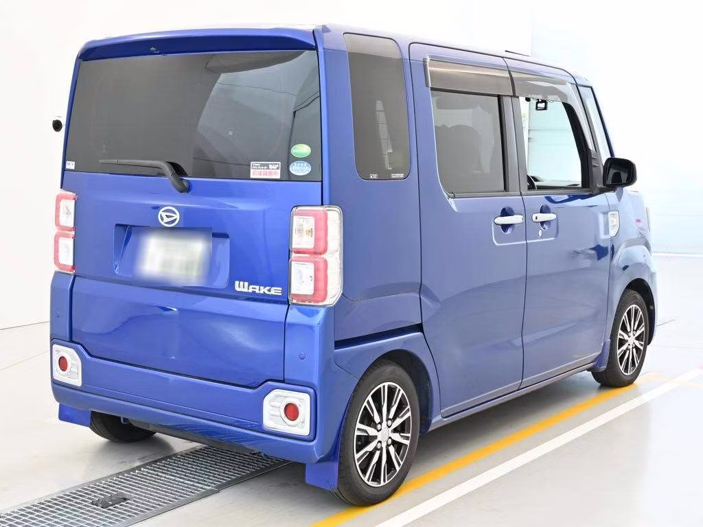 DAIHATSU WAKE