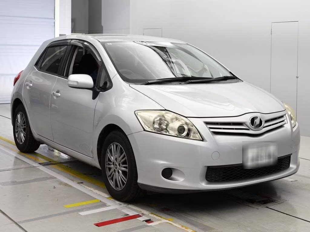 TOYOTA AURIS