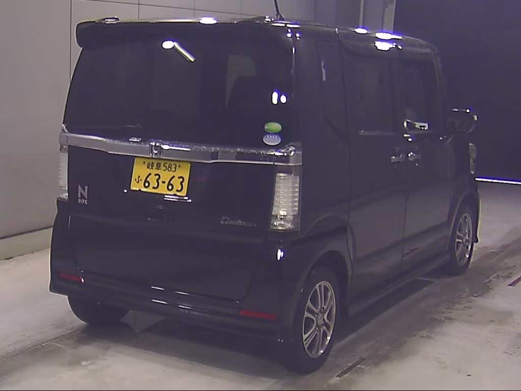 HONDA N-BOX