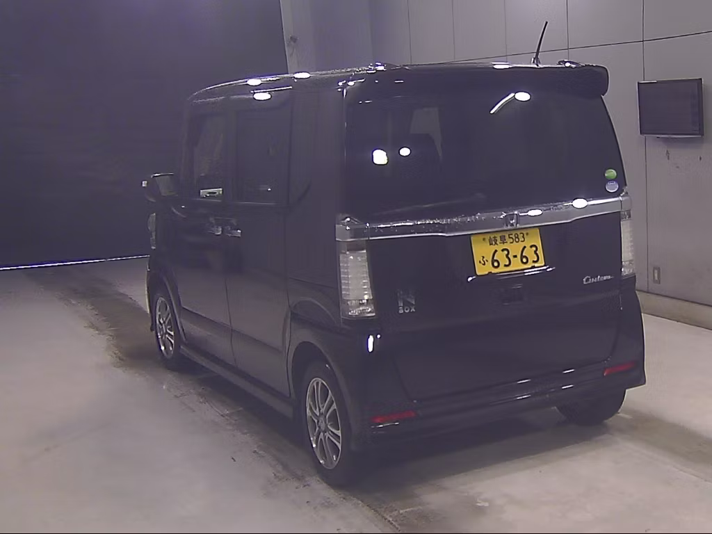 HONDA N-BOX