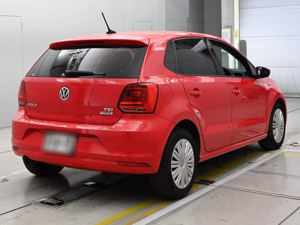 VOLKSWAGEN POLO