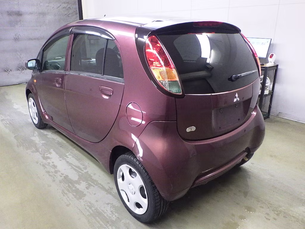 MITSUBISHI I