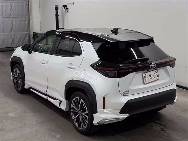 TOYOTA YARIS CROSS