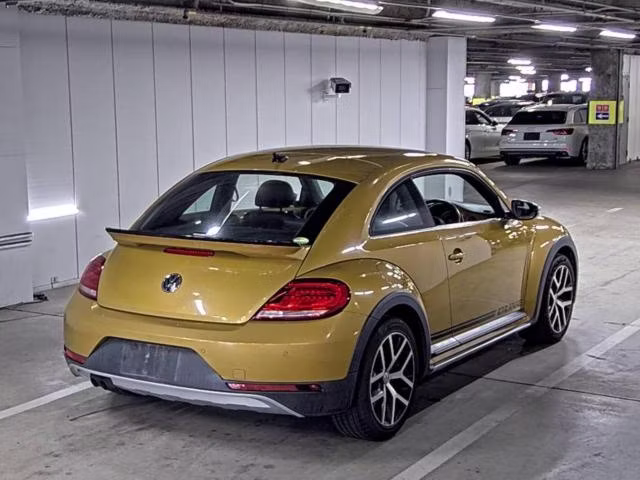 VOLKSWAGEN BEETLE