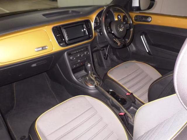 VOLKSWAGEN BEETLE