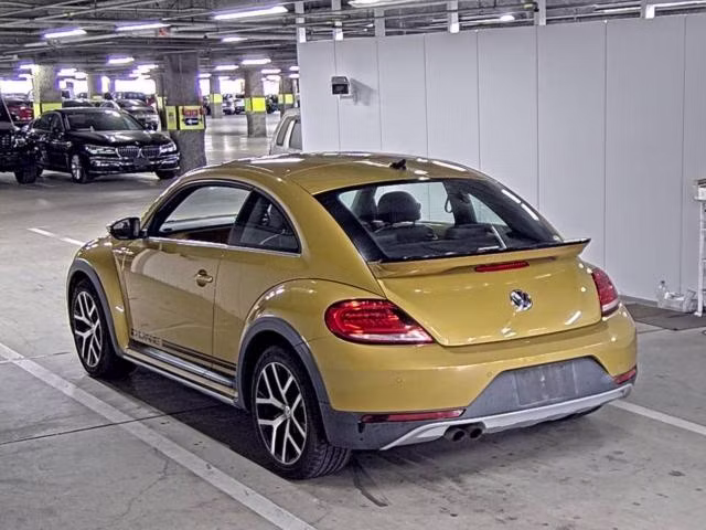 VOLKSWAGEN BEETLE