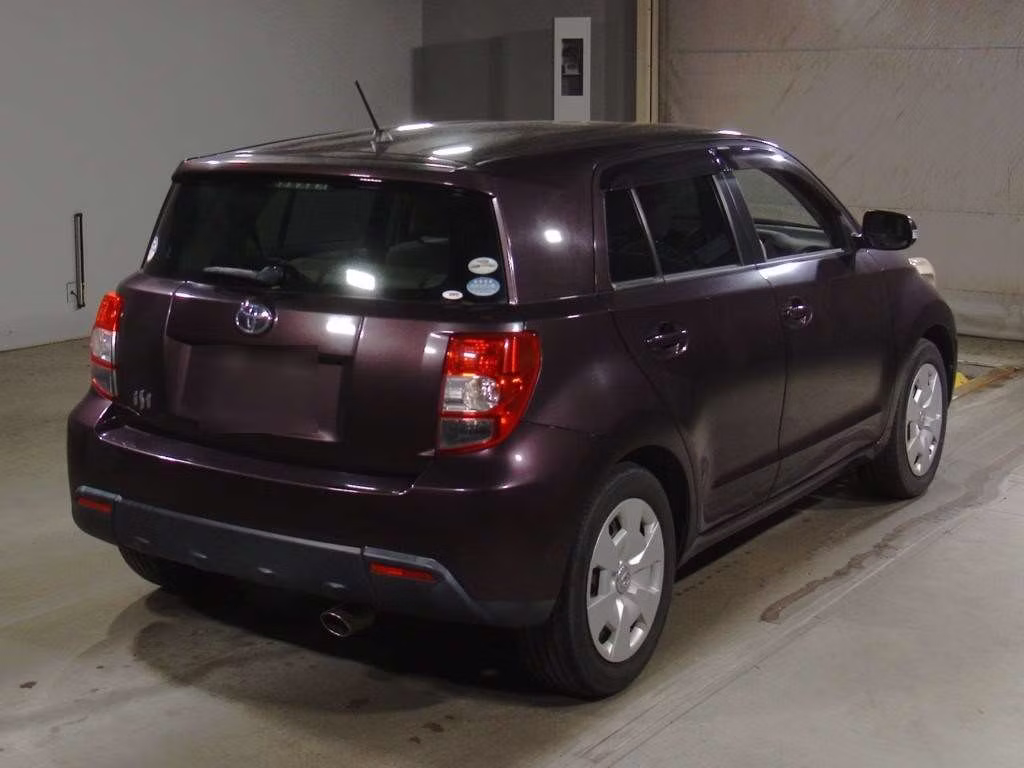 TOYOTA IST