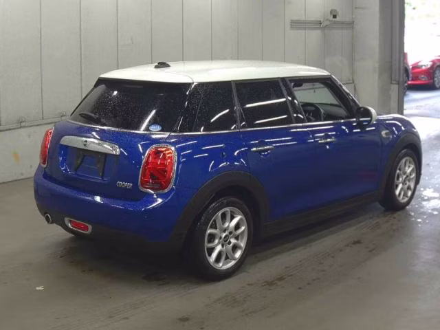 MINI HATCH