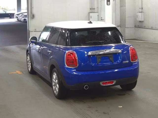 MINI HATCH
