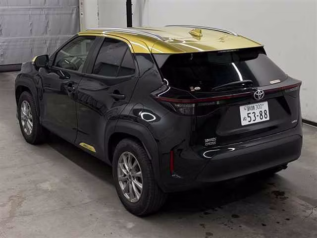 TOYOTA YARIS CROSS