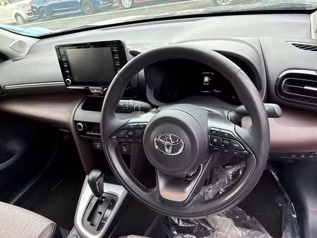 TOYOTA YARIS CROSS