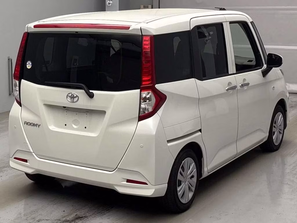 TOYOTA ROOMY