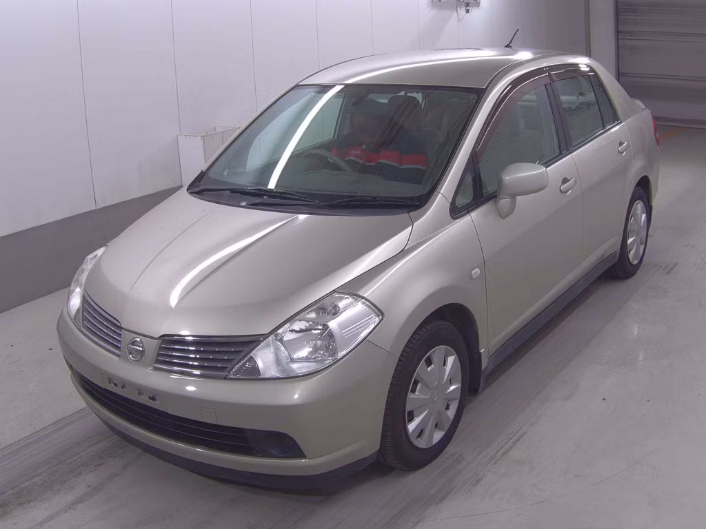 NISSAN TIIDA LATIO