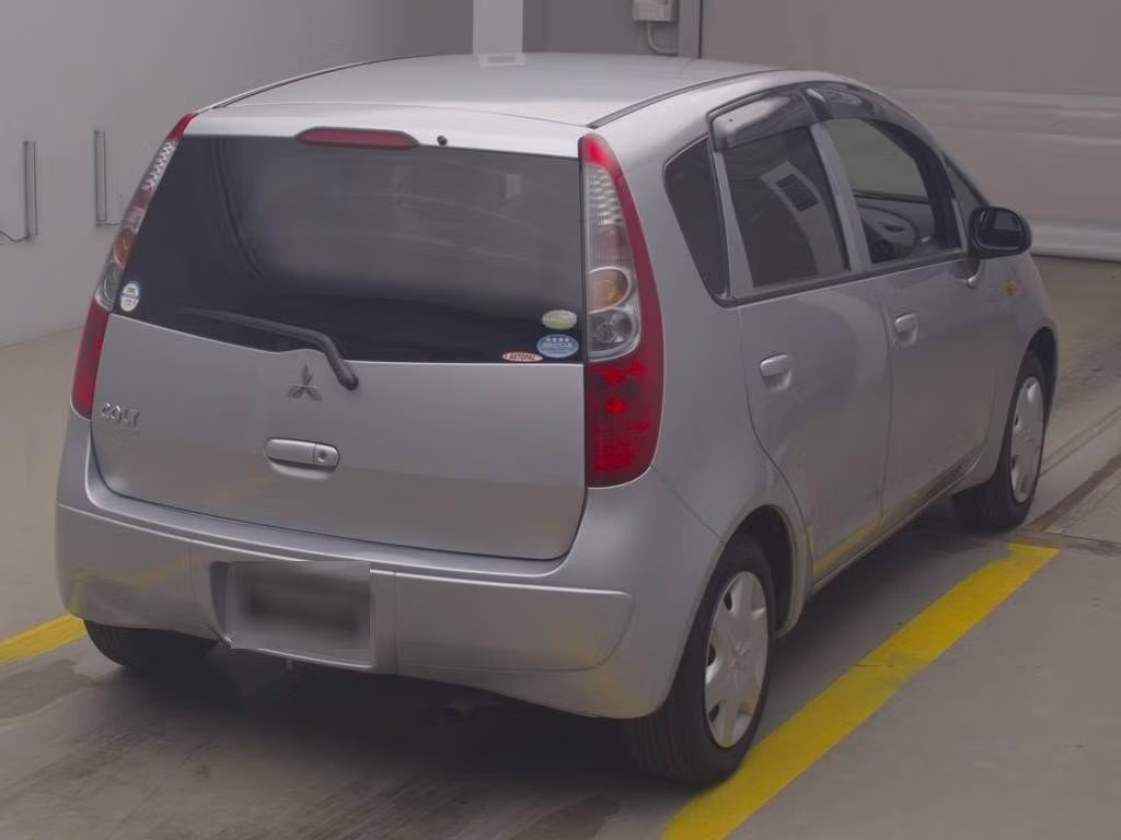 MITSUBISHI COLT