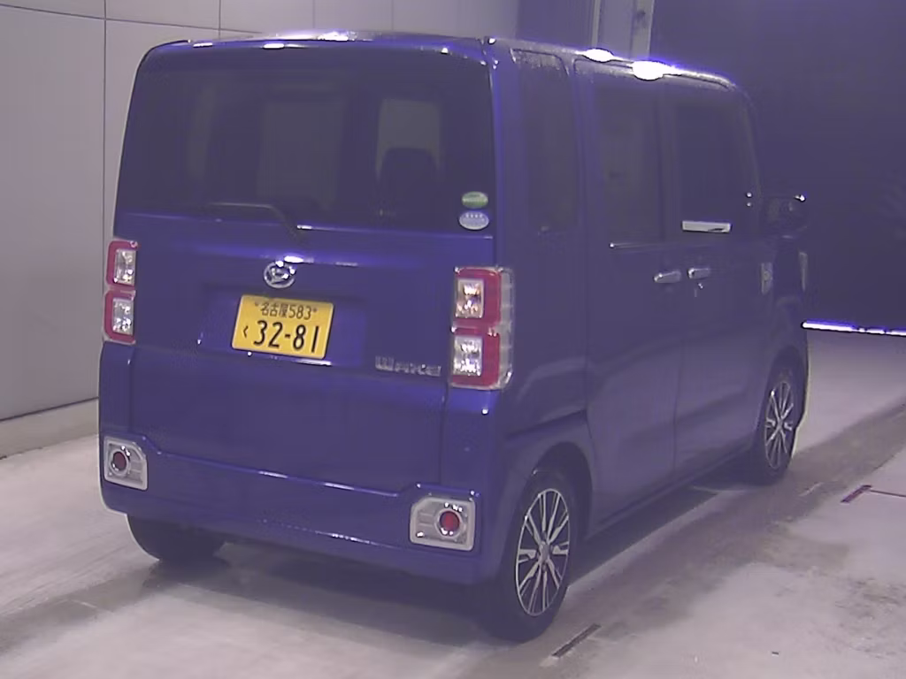 DAIHATSU WAKE