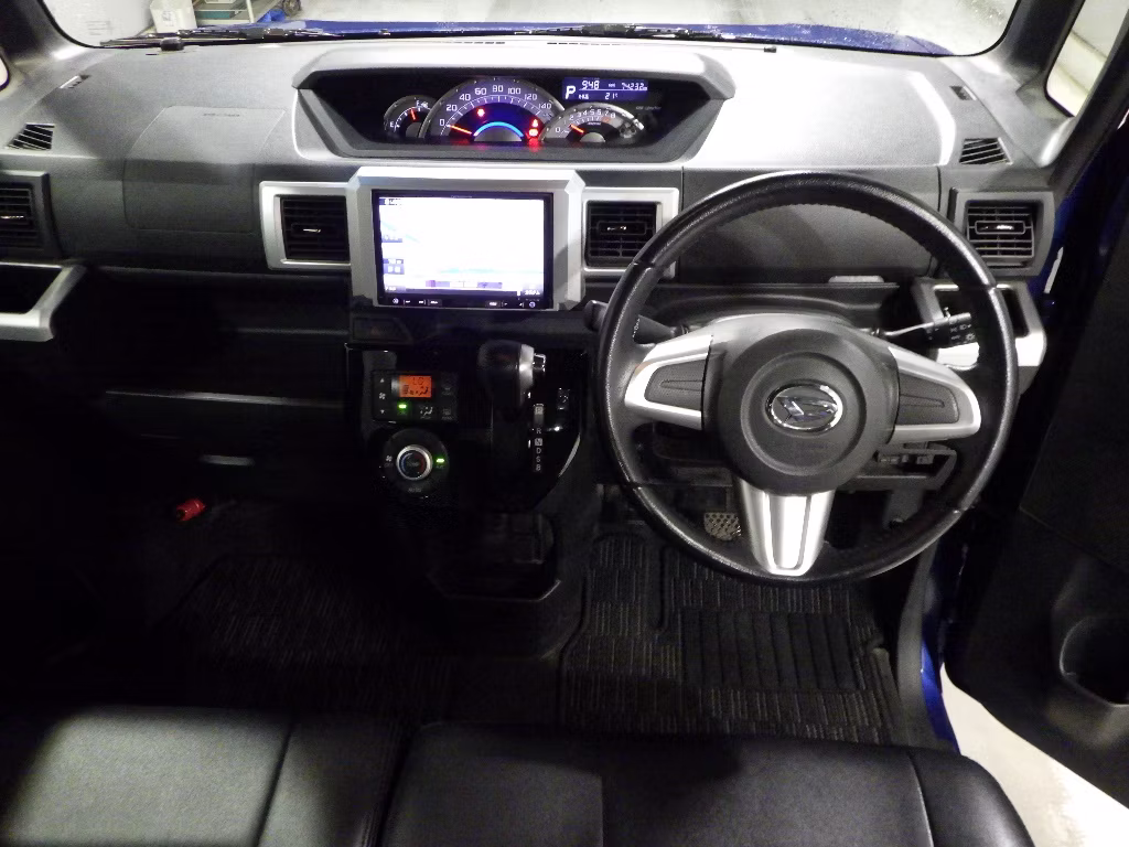 DAIHATSU WAKE