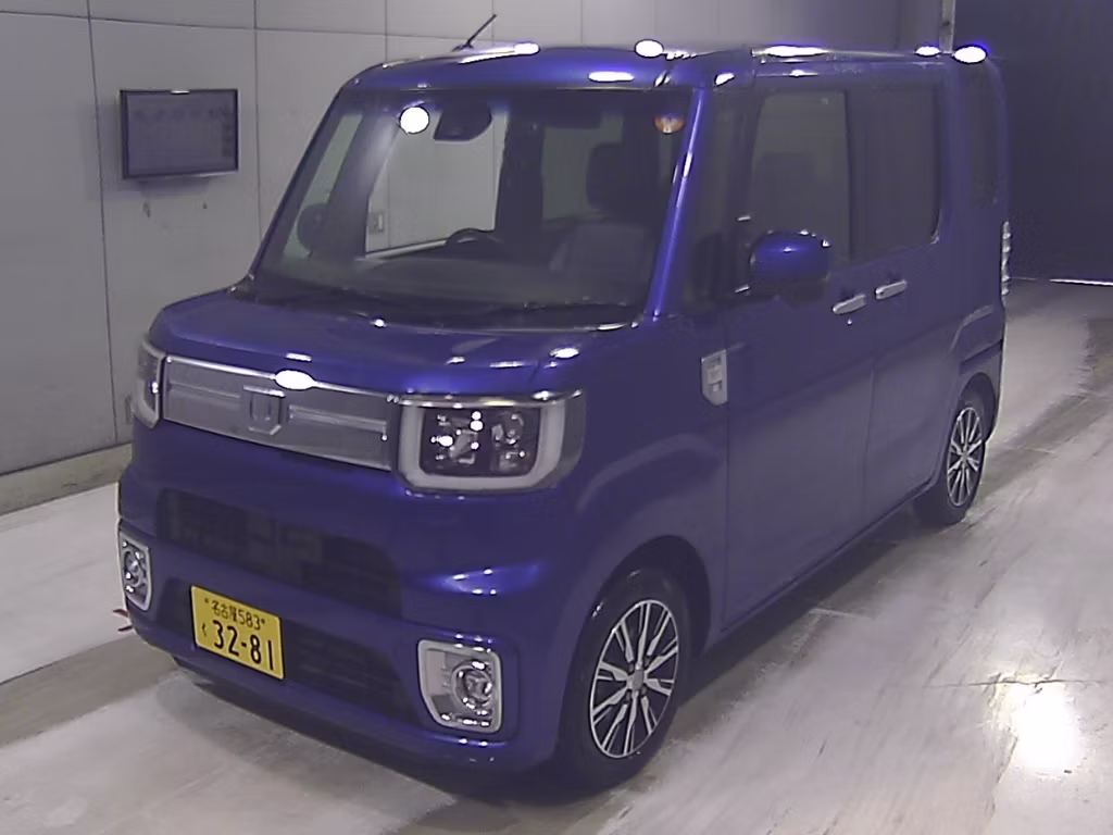 DAIHATSU WAKE