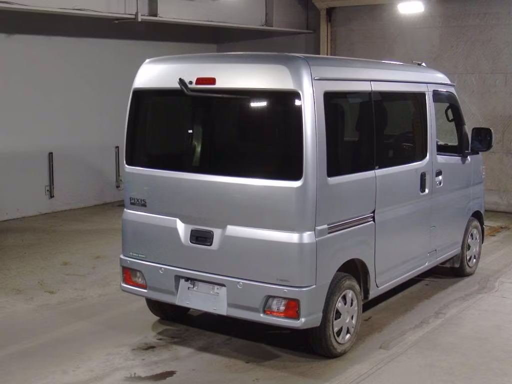 TOYOTA PIXIS VAN
