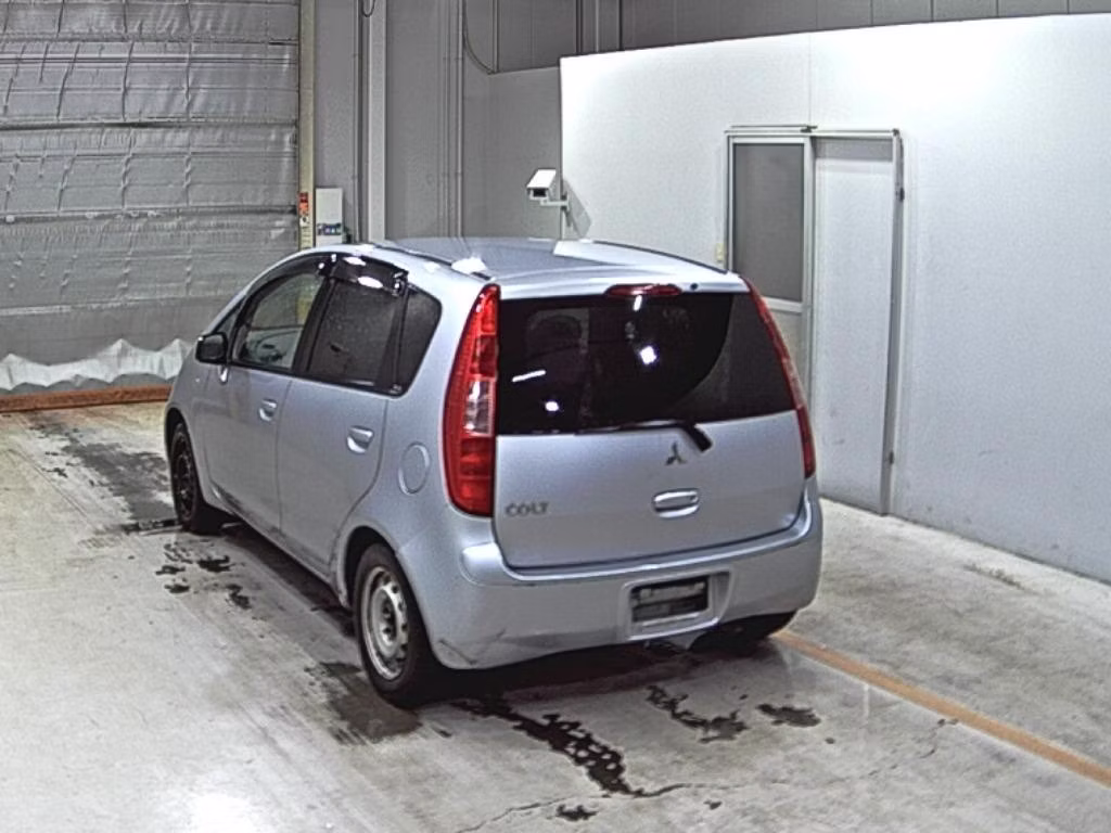 MITSUBISHI COLT