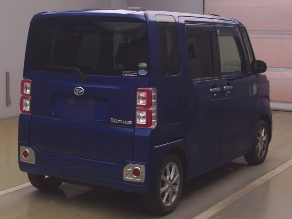 DAIHATSU WAKE