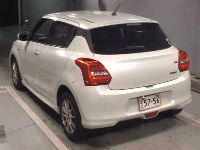 SUZUKI SWIFT