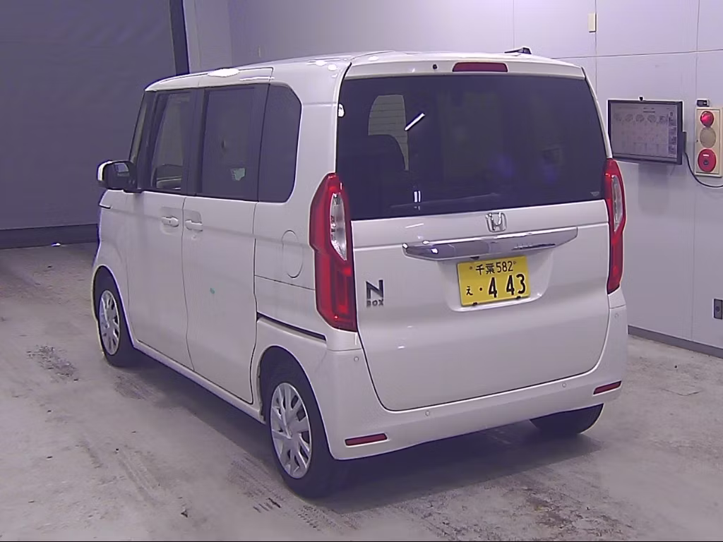 HONDA N-BOX