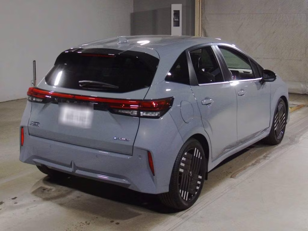 NISSAN AURA
