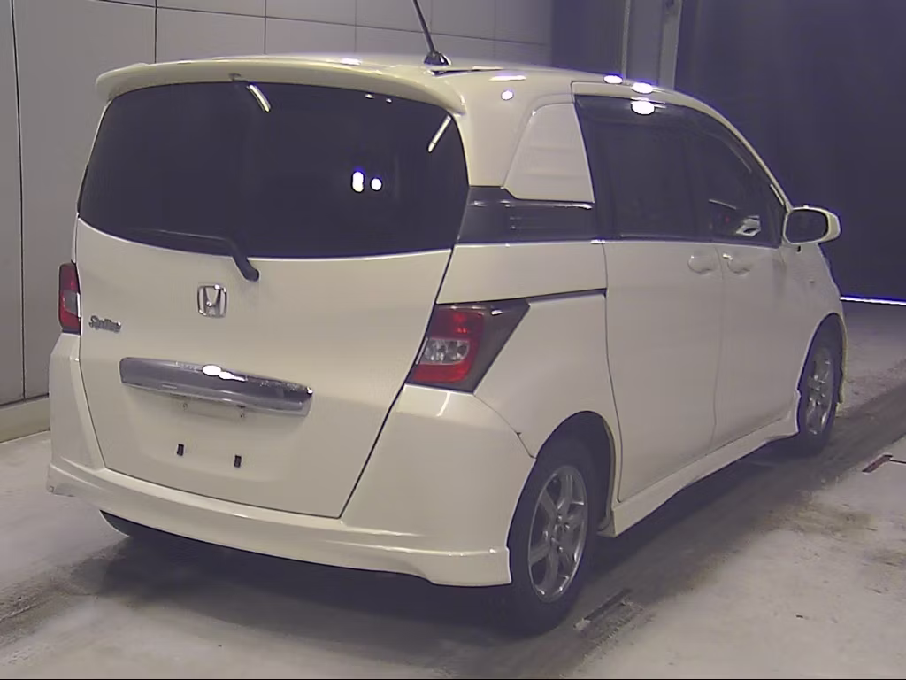 HONDA FREED SPIKE