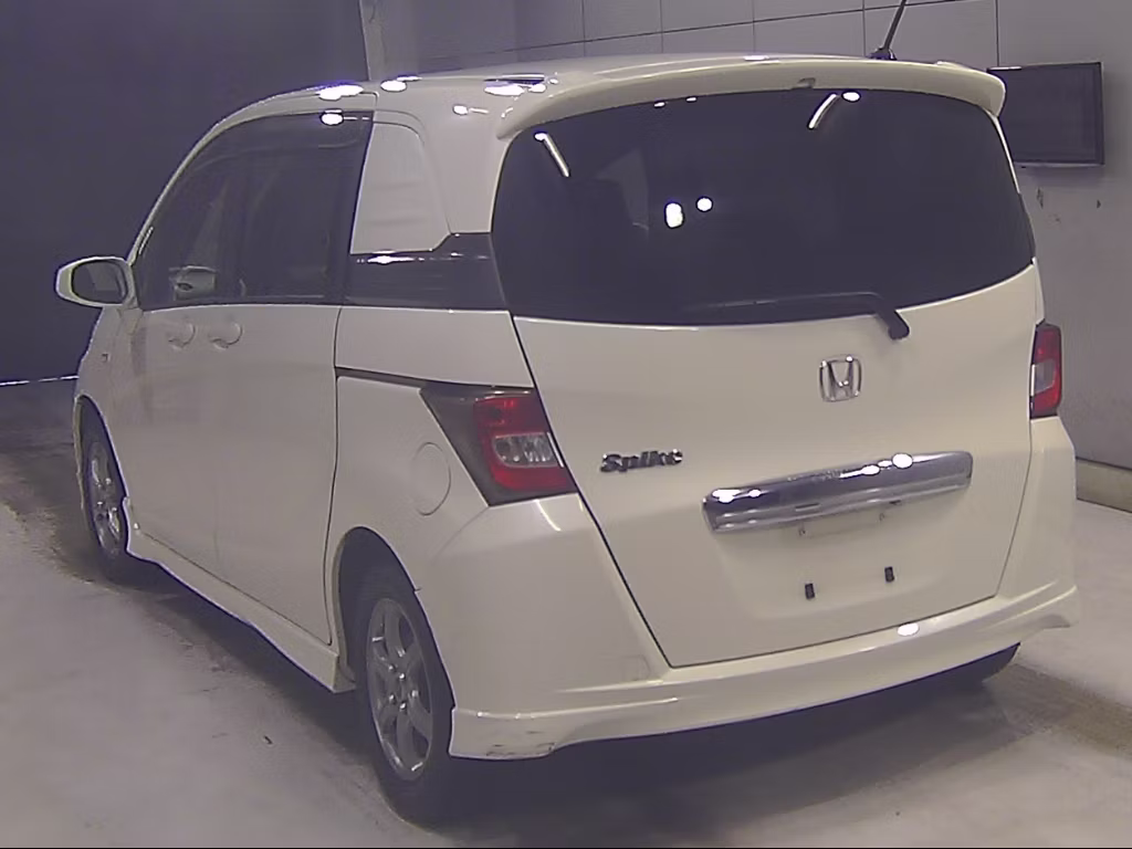 HONDA FREED SPIKE